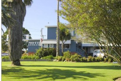 Bermagui Motor Inn - ACT Tourism 0