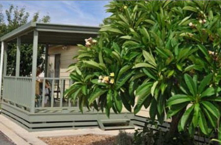 Back Obourke Accommodation - ACT Tourism 2