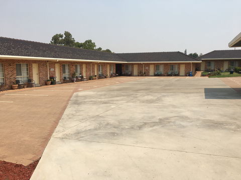 Aalana Motor Inn - ACT Tourism 2