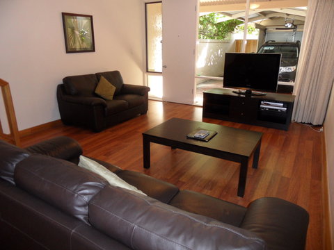 Adelaide Serviced Accommodation - Archer Townhouse - ACT Tourism 0