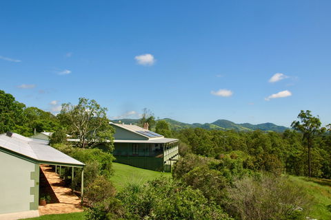 Amamoor Lodge - ACT Tourism 0