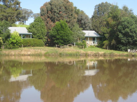 Athlone Country Cottages - ACT Tourism 0