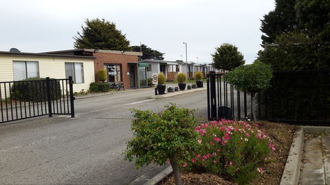 Bay View Holiday Village - ACT Tourism 0