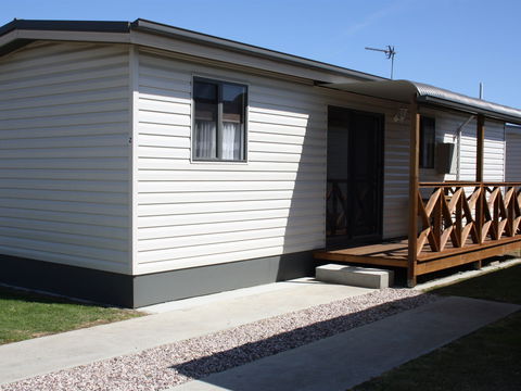 Bay View Holiday Village - ACT Tourism 2