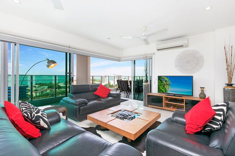 Beachlife Sands 3 Bedroom Harbour View Apartment - ACT Tourism 1