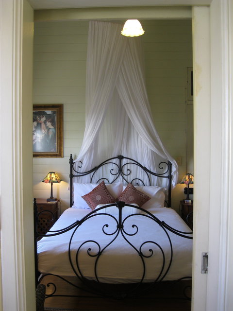 Classique Bed And Breakfast - ACT Tourism 1