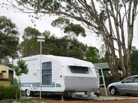 Eaglehawk Holiday Park - ACT Tourism 0