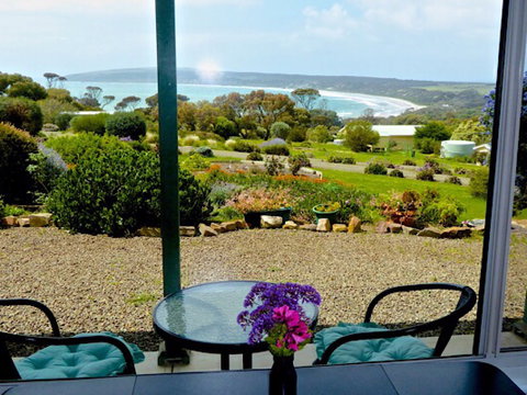 Emu Bay Holiday Homes - ACT Tourism 1