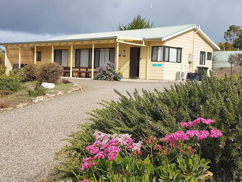 Emu Bay Holiday Homes - ACT Tourism 2