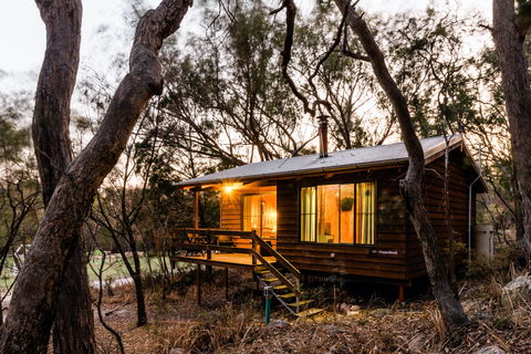 Granite Belt Retreat - ACT Tourism 0