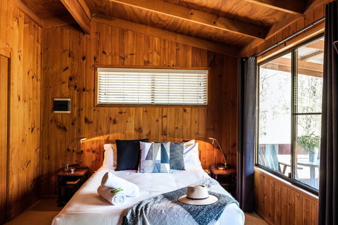 Granite Belt Retreat - ACT Tourism 1