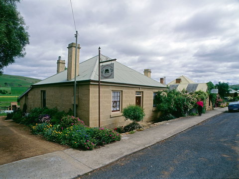 Hamilton's Cottage Collection And Country Gardens - Edwards - ACT Tourism 1