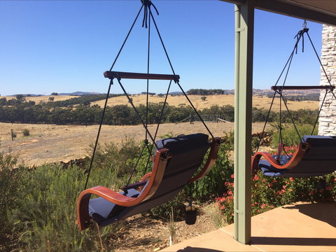 Heathcote Views Bed & Breakfast - ACT Tourism 1