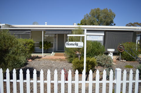 Homely Cottage - ACT Tourism 1