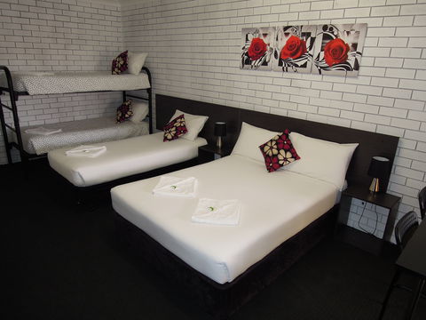 Jackaroo Apartments - Motel - ACT Tourism 2