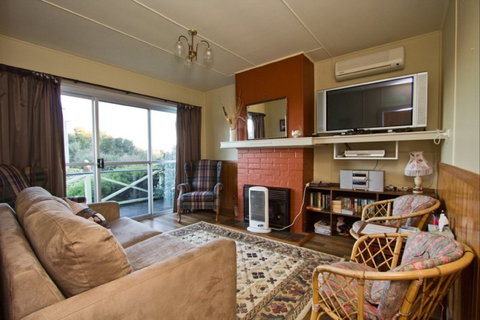 Lady Barron Holiday Home - ACT Tourism 2