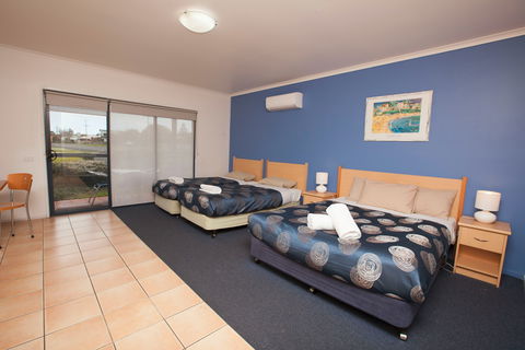 Seaview Motel And Apartments - ACT Tourism 2