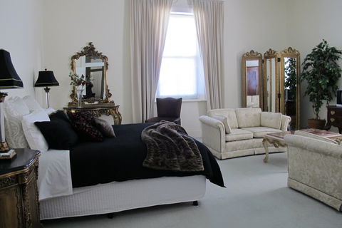 Stanley Grammar Country House - ACT Tourism 1
