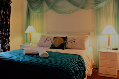 Sundial Holiday Apartments - ACT Tourism 2