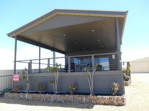 The Seahorse - ACT Tourism 0