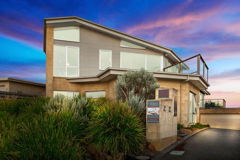 Tides Apartments Port Fairy - ACT Tourism 1