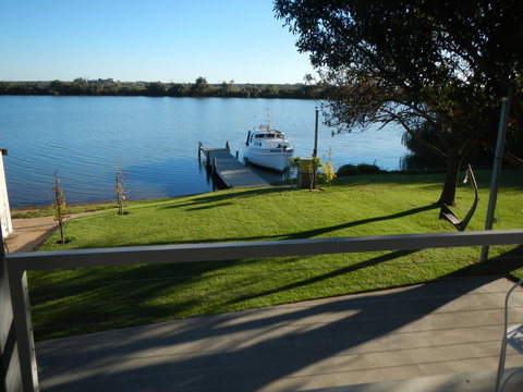 Washpool Retreat- Waterfront Living - ACT Tourism 1