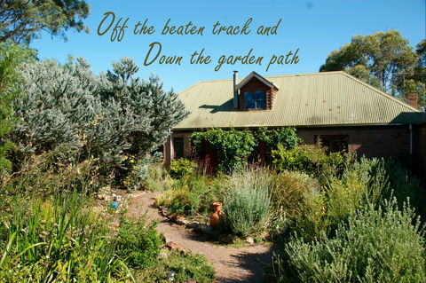Wind Song Bed And Breakfast - ACT Tourism 0