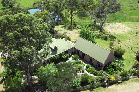 Wind Song Bed And Breakfast - ACT Tourism 1