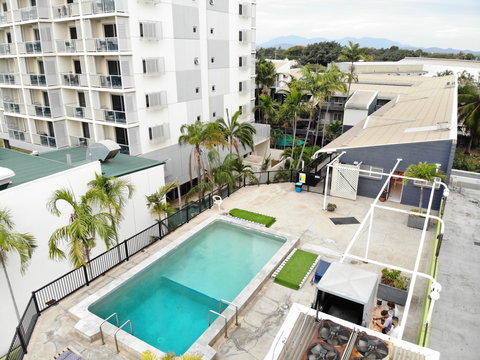 Adventurers Backpackers Resort - ACT Tourism 1