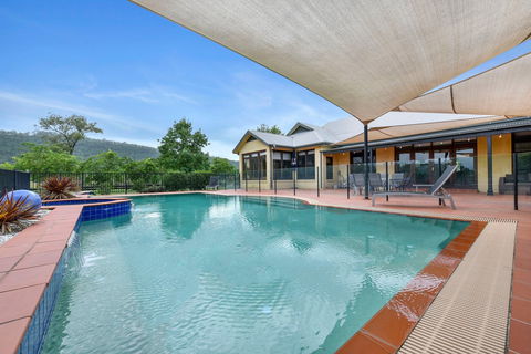 Barrington Park Estate - ACT Tourism 0