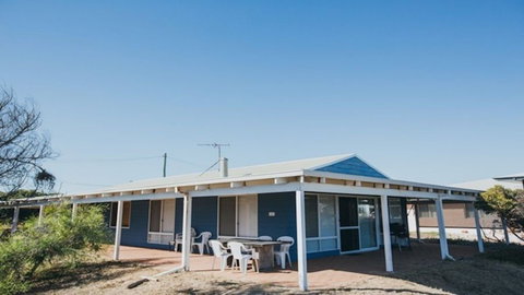 Bay Beach House - ACT Tourism 0