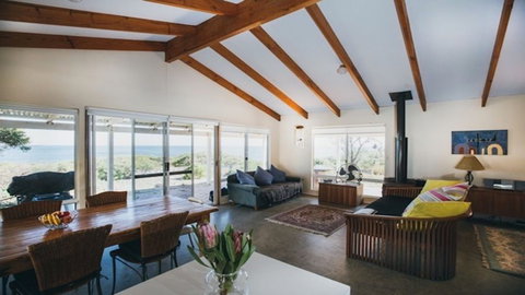 Bay Beach House - ACT Tourism 2