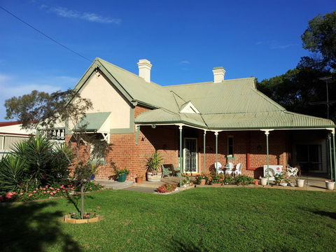 Charming Country Stop B And B - ACT Tourism 1