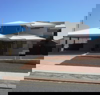 Cozzys Condo Luxury Beach House - ACT Tourism