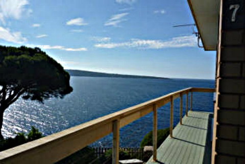 Eagle Heights Holiday Units - Panorama Units - ACT Tourism 0