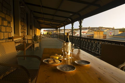 Imperial Fine Accommodation - ACT Tourism 2