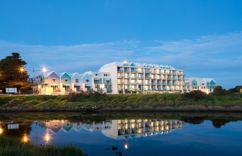 Lady Bay Resort - ACT Tourism 1