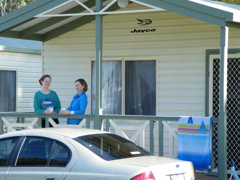 Lake Hamilton Motor Village And Caravan Park - ACT Tourism 0