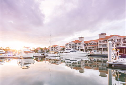 Ramada By Wyndham Hope Harbour - ACT Tourism 0