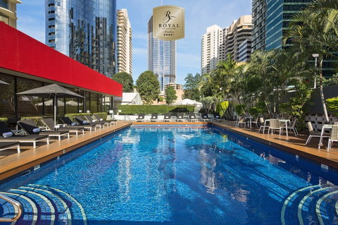 Royal On The Park Hotel And Suites - ACT Tourism 0