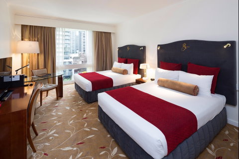 Royal On The Park Hotel And Suites - ACT Tourism 2