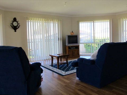 Sims Holiday Home - ACT Tourism 1