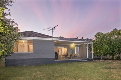 Swell Shack - ACT Tourism 0