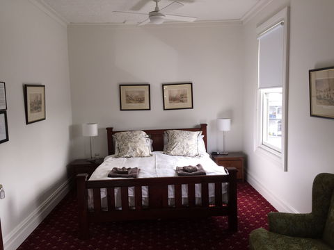 The Corner Hotel Alexandra - ACT Tourism 0
