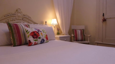 The Globe Inn - ACT Tourism 0