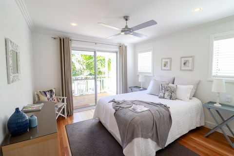 The Lakehouse At Raffetys Resort - ACT Tourism 1