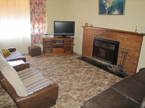 Walters Holiday Home - ACT Tourism 1