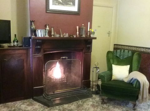 Walnut Cottage - ACT Tourism 1