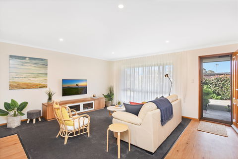 4/11 Cornhill Road - ACT Tourism 2