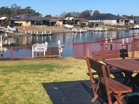 Absolute Waterfront Oasis - ACT Tourism 2